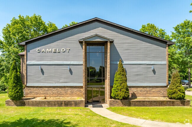 Foto del edificio - Camelot Apartments