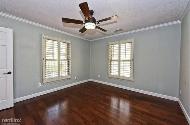 Foto del edificio - 3 br, 2 bath House - 14920 Cherry Ave