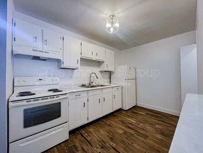 Foto del edificio - 2406 Marquette Rd