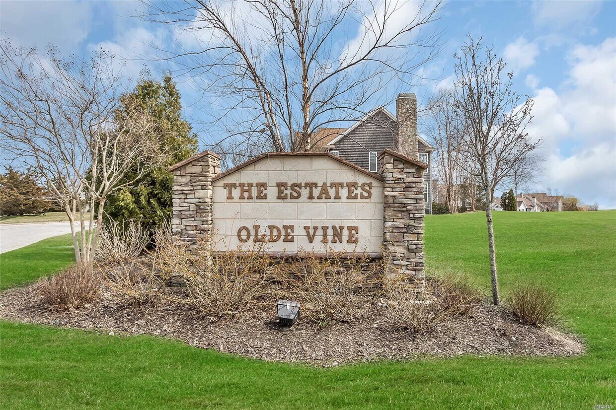 22 Tyler Dr, Riverhead, NY 11901 House for Rent in Riverhead, NY