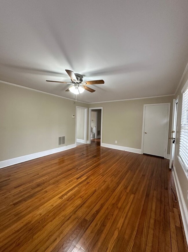 Foto del edificio - Normaltown Home Move-in ready