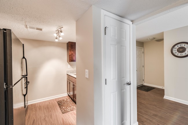 Building Photo - 3234 Kenelworth Dr