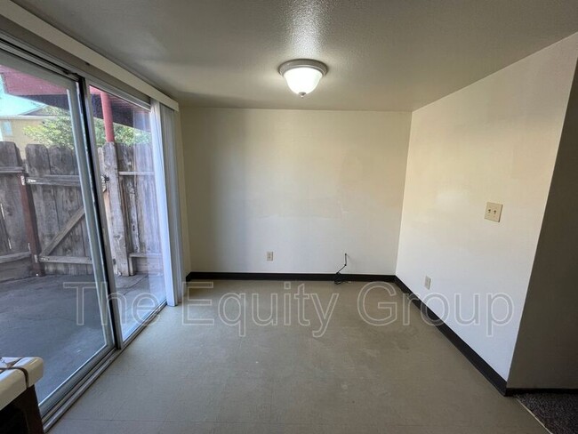 Building Photo - 850 N Williford Dr