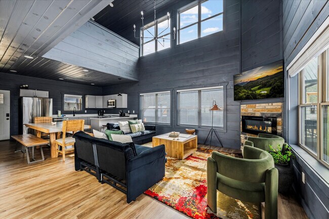 Building Photo - 528 Warbonnet Wy