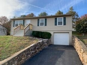 Building Photo - 5467 Winterset Dr