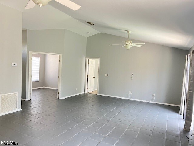 Building Photo - 9794 Country Oaks Dr