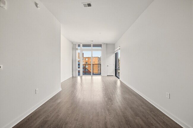 Foto del edificio - Cortland Columbia Pike