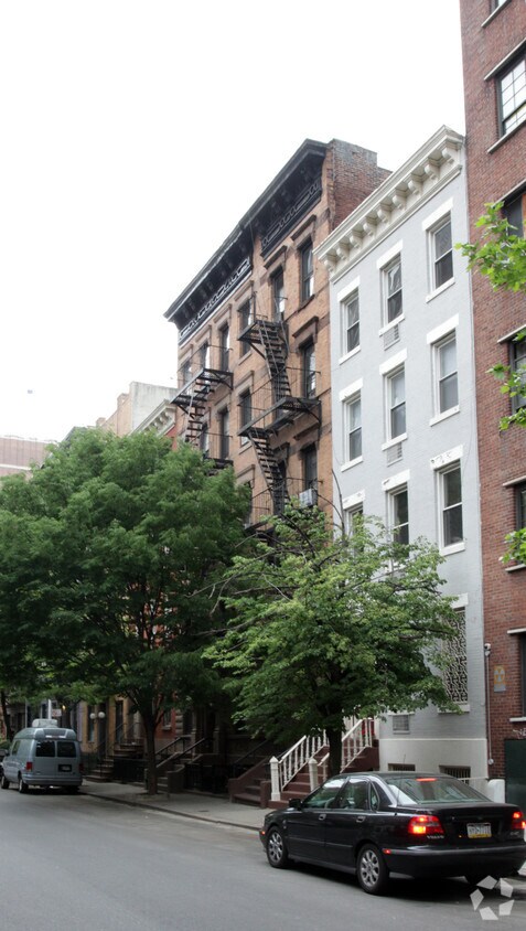 Building Photo - 221 W 15th St