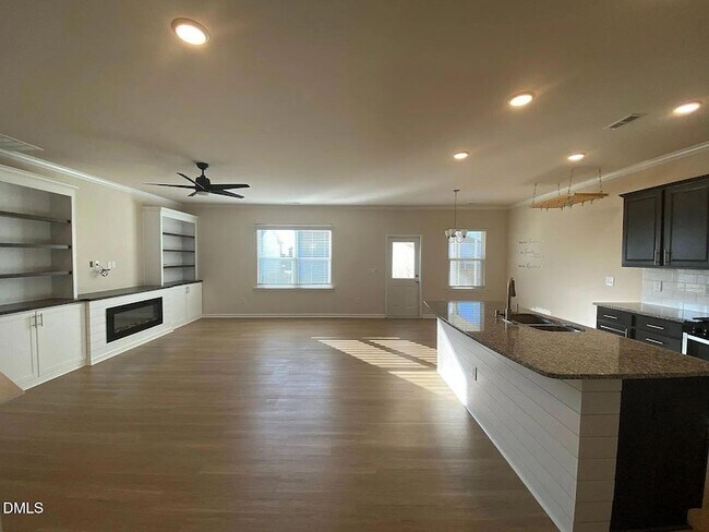 Foto del edificio - 2124 Fox Chapel Pl