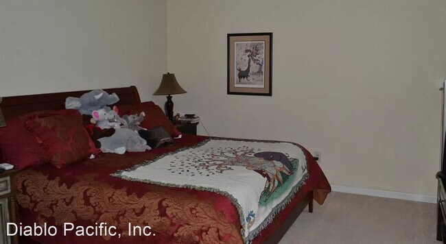 Building Photo - 4 br, 3 bath House - 125 Laredo Court