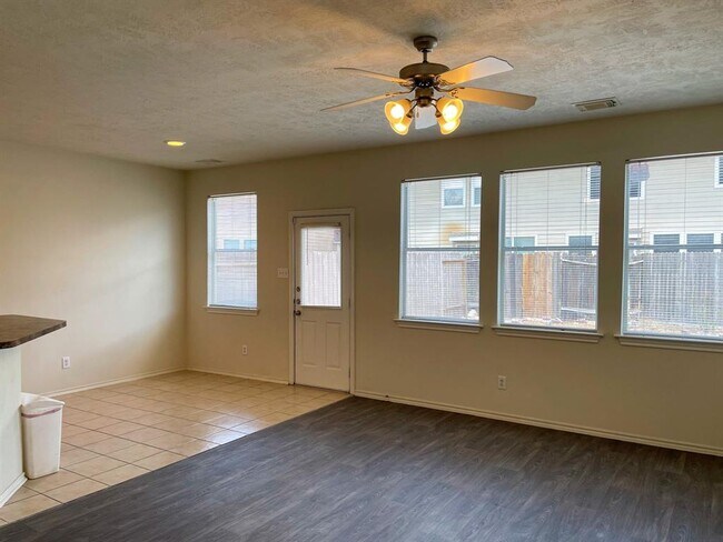 Building Photo - 14326 Fairbuff Ln