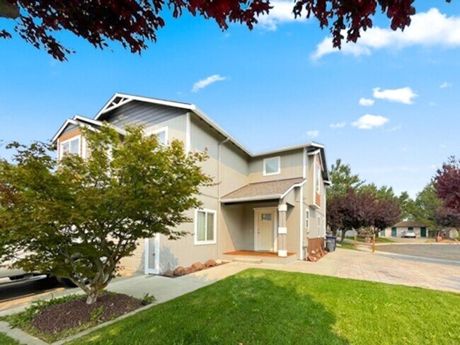 Foto del edificio - 2102 Yellowstone St