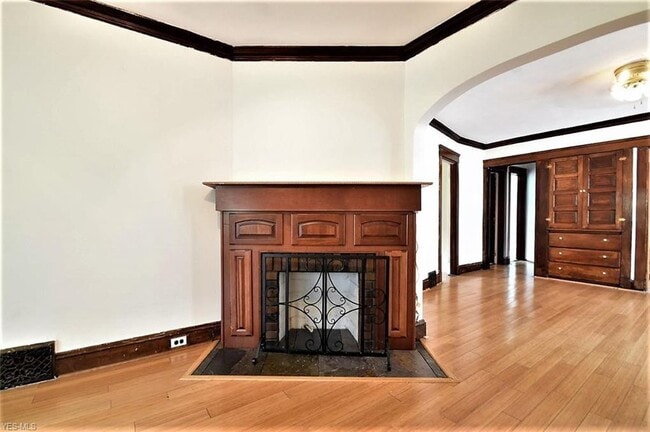 Building Photo - 2649 E 128th St