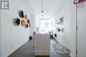 Building Photo - 5 Soudan Ave