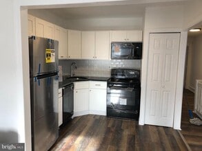 Building Photo - 1431 Wolf St