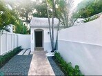 Primary Photo - 2358 SW 16th Ave