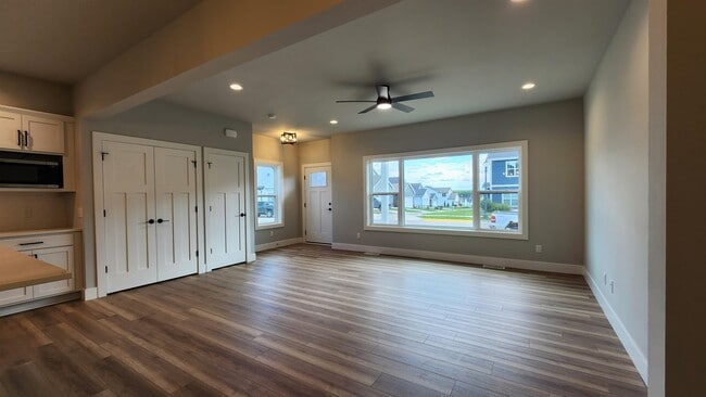 Building Photo - 4858 Suelo Rd