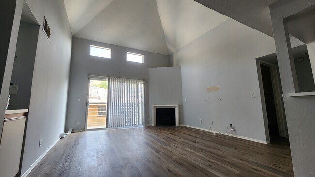 Foto del edificio - Collis Apartments