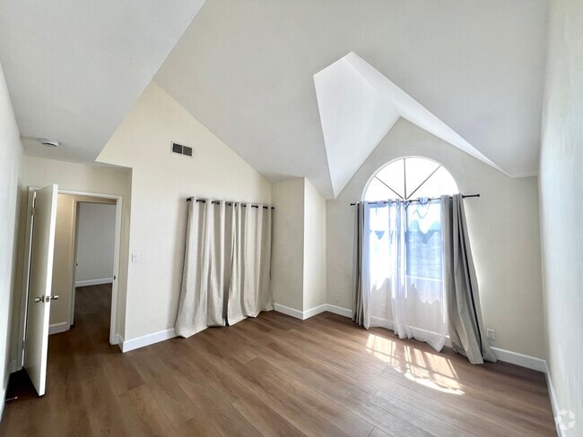 Building Photo - 3161 Weldon Ave