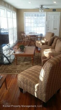 Building Photo - 165 N Merton St