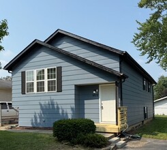 Building Photo - 1422 N Channel Dr