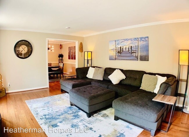 Foto del edificio - 4 br, 3 bath House - 124 Oakwood Drive