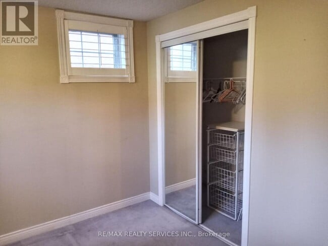 Photo du bâtiment - 257 Anthony Ave