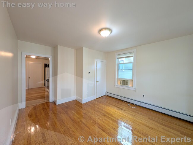 Photo - 379 Windsor St Apartment