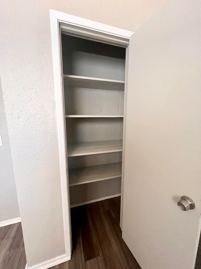 Building Photo - 529 42nd St