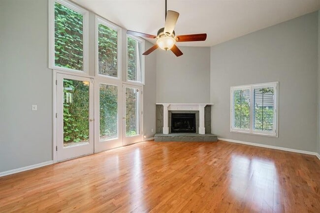 Foto del edificio - 4010 Roswell Rd NE