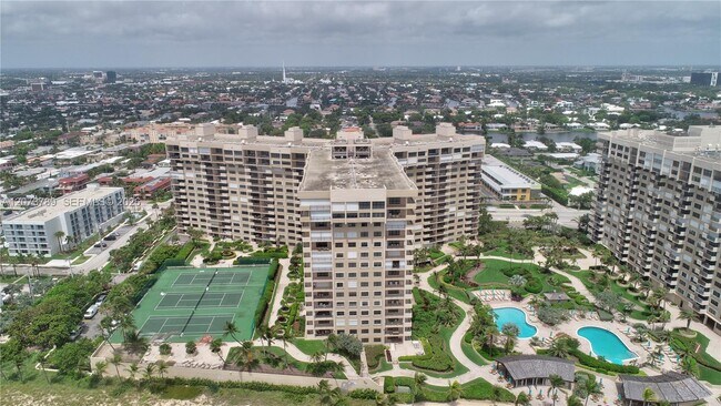 Foto del edificio - 4900 N Ocean Blvd