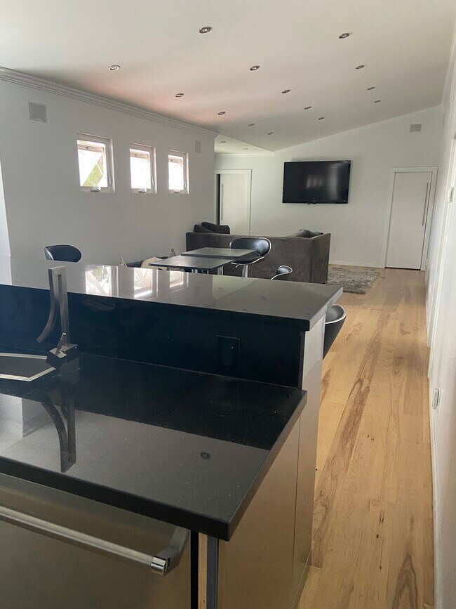 Foto del edificio - 5771 Warwick Cir