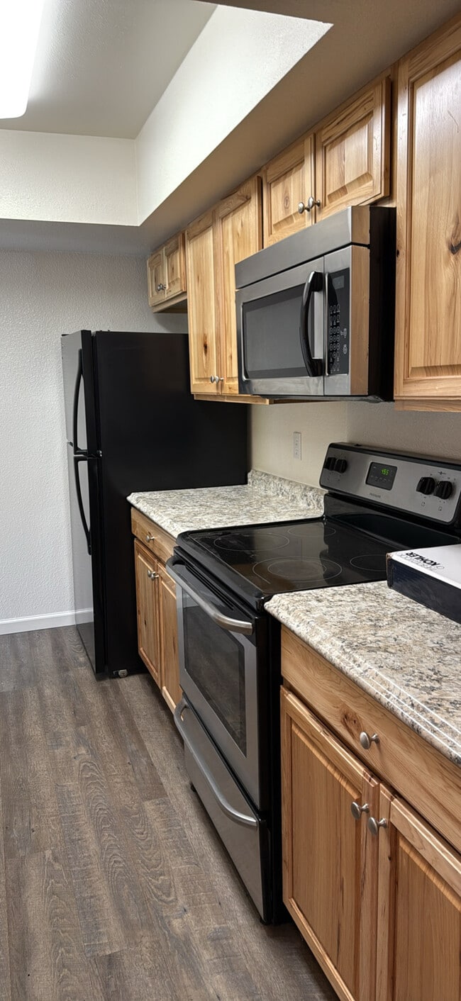 Building Photo - 2231