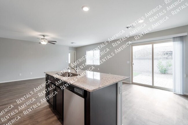 Foto del edificio - 495 W Geib Ave