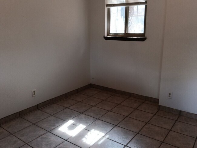 Foto del edificio - 3 Bedroom, 2 Bathroom Home! Schedule a Showing!