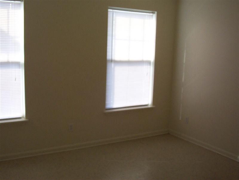 Building Photo - 1216 Meadow Creek Ln