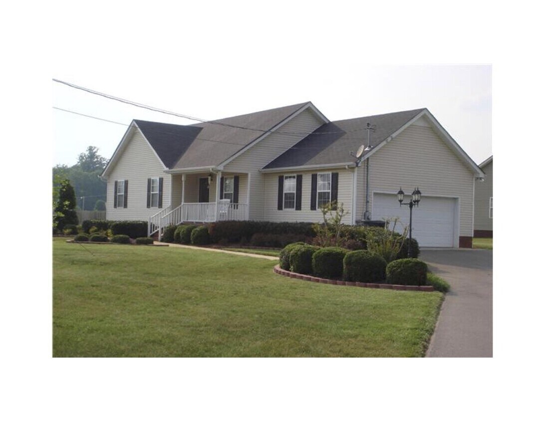Primary Photo - 212 Towbridge Dr