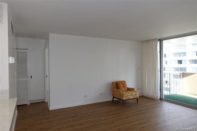 Building Photo - 1561 Kanunu St