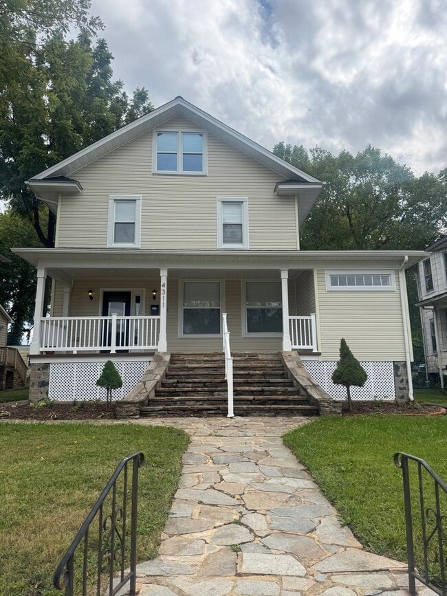 Building Photo - 4311 W Forest Park Ave