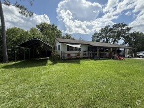 Building Photo - 2304 Country Club Rd