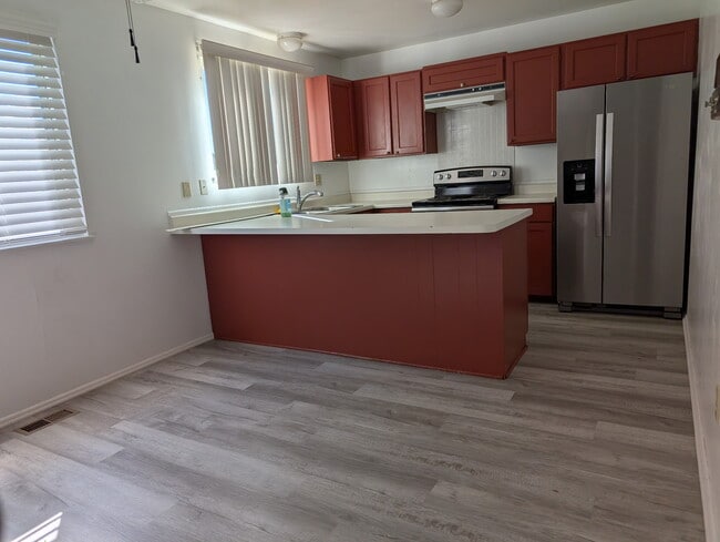 Building Photo - 15650 E Hamilton Pl