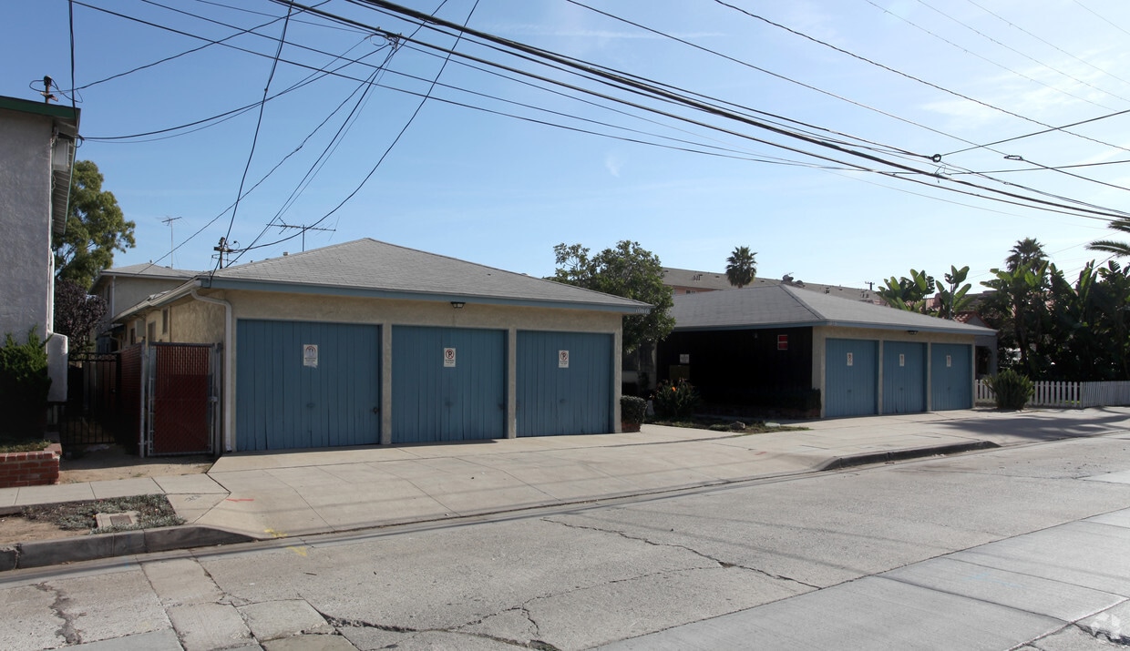Building Photo - 1058-1060 Termino Ave