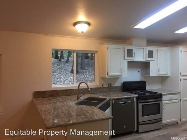 Building Photo - 20630 Cedar View Dr