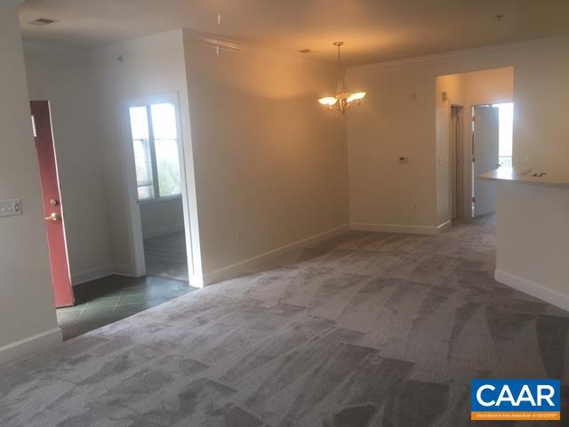 Building Photo - 815 Catalpa Court