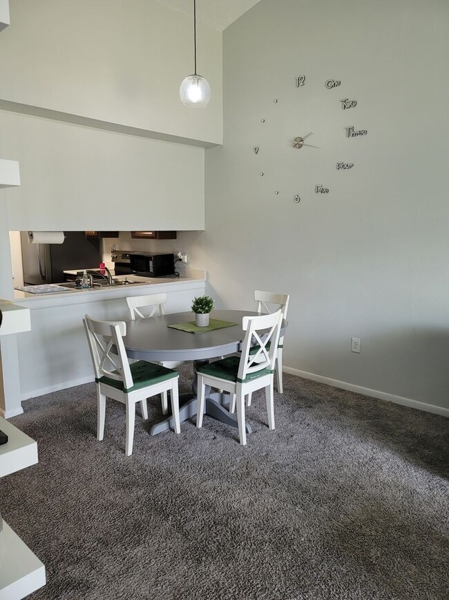 Foto del edificio - Lovely condo across from USF