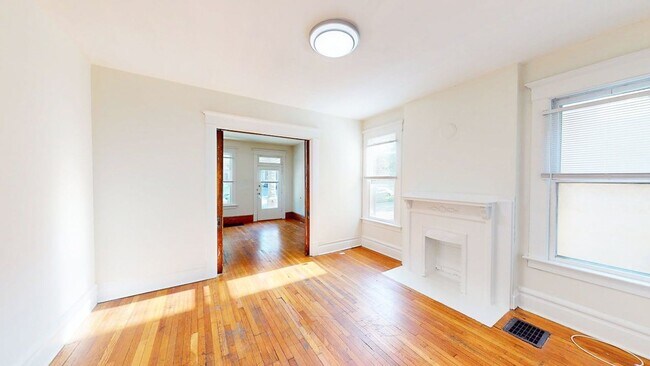 Building Photo - 183 E 13th Ave