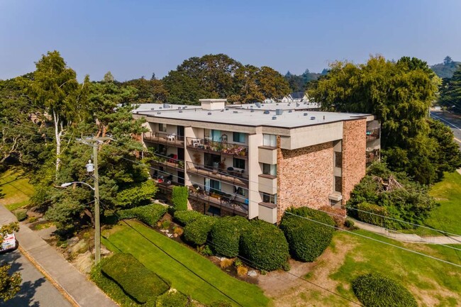 Photo du bâtiment - Fair Oaks Apartments