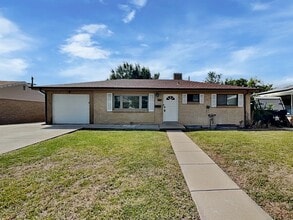 Building Photo - 8012 Stuart Pl