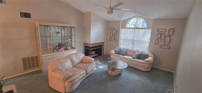 Foto del edificio - 2101 Fox Chase Blvd