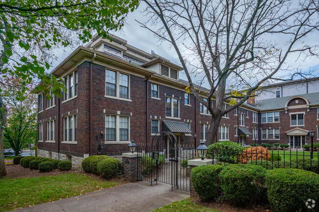 Building Photo - Arlington Court Condominiums